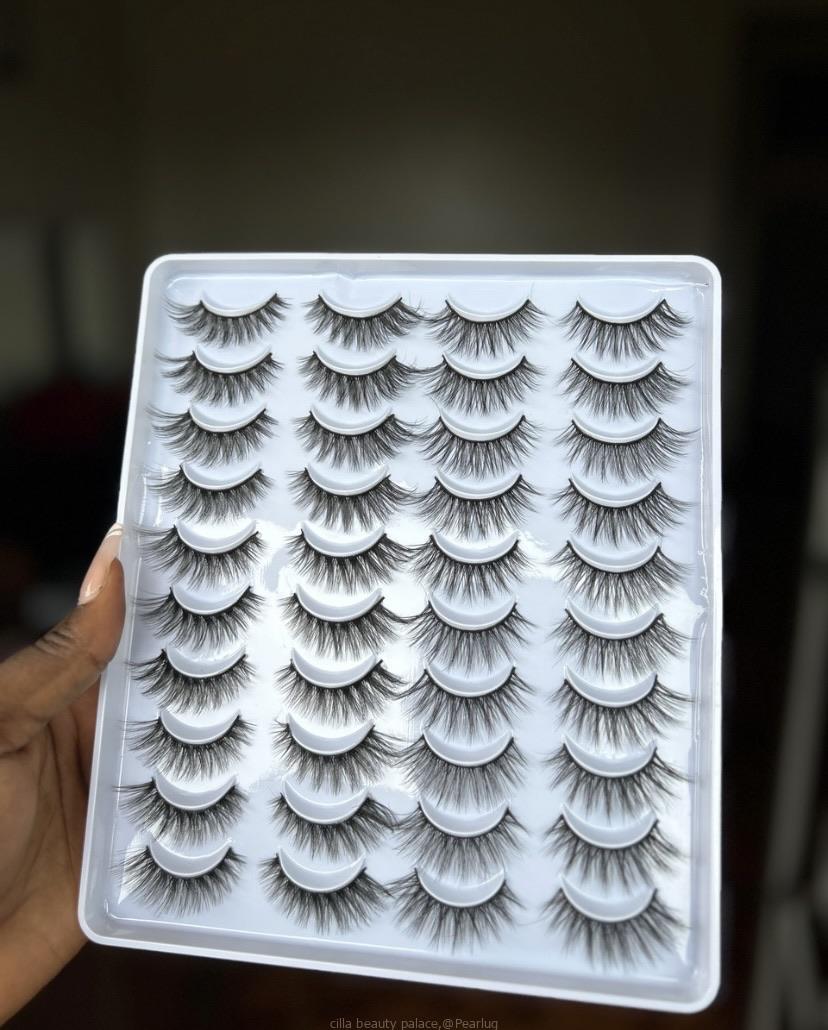 Eye lash tray