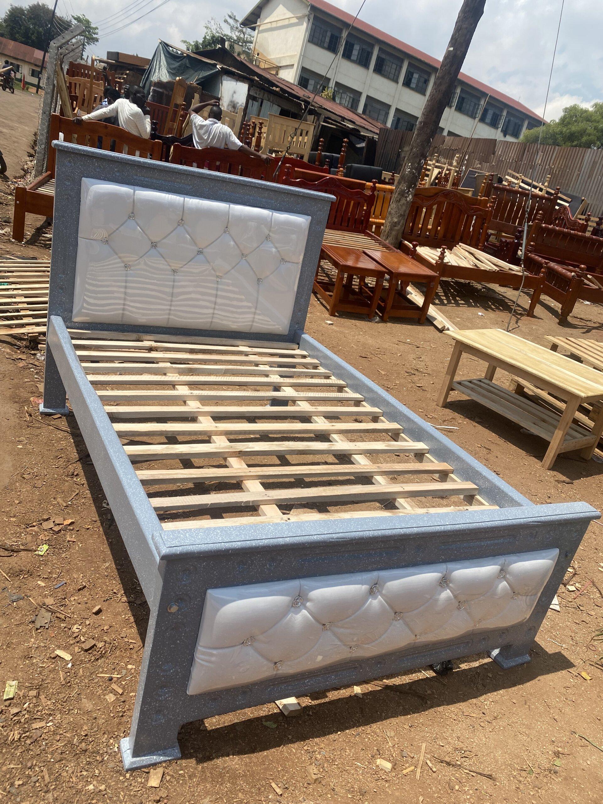 Italian medium bed