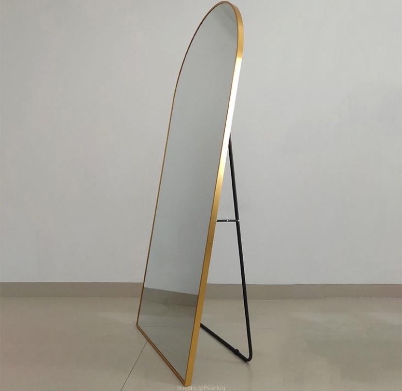 Stand mirrors