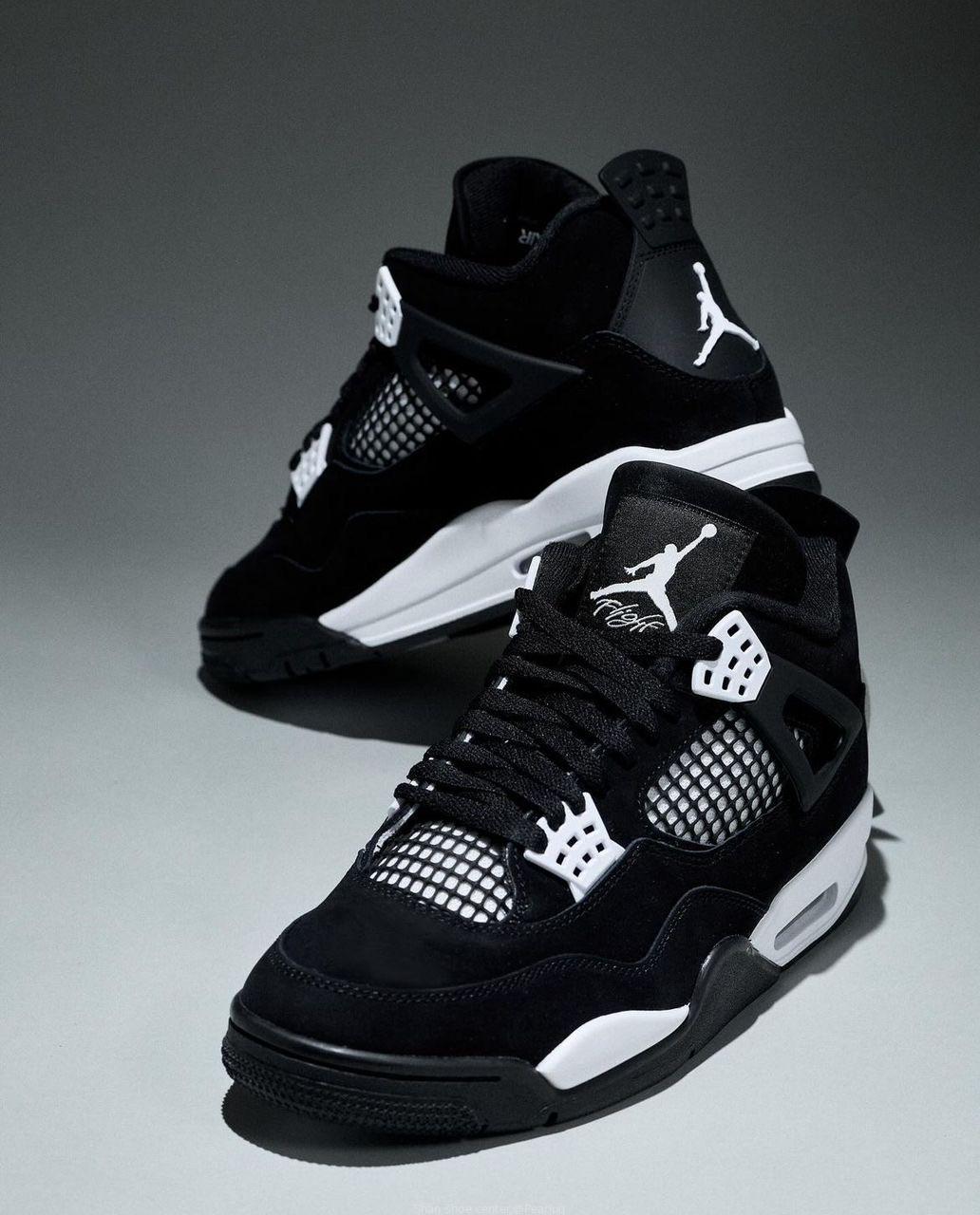 Air Jordan 4