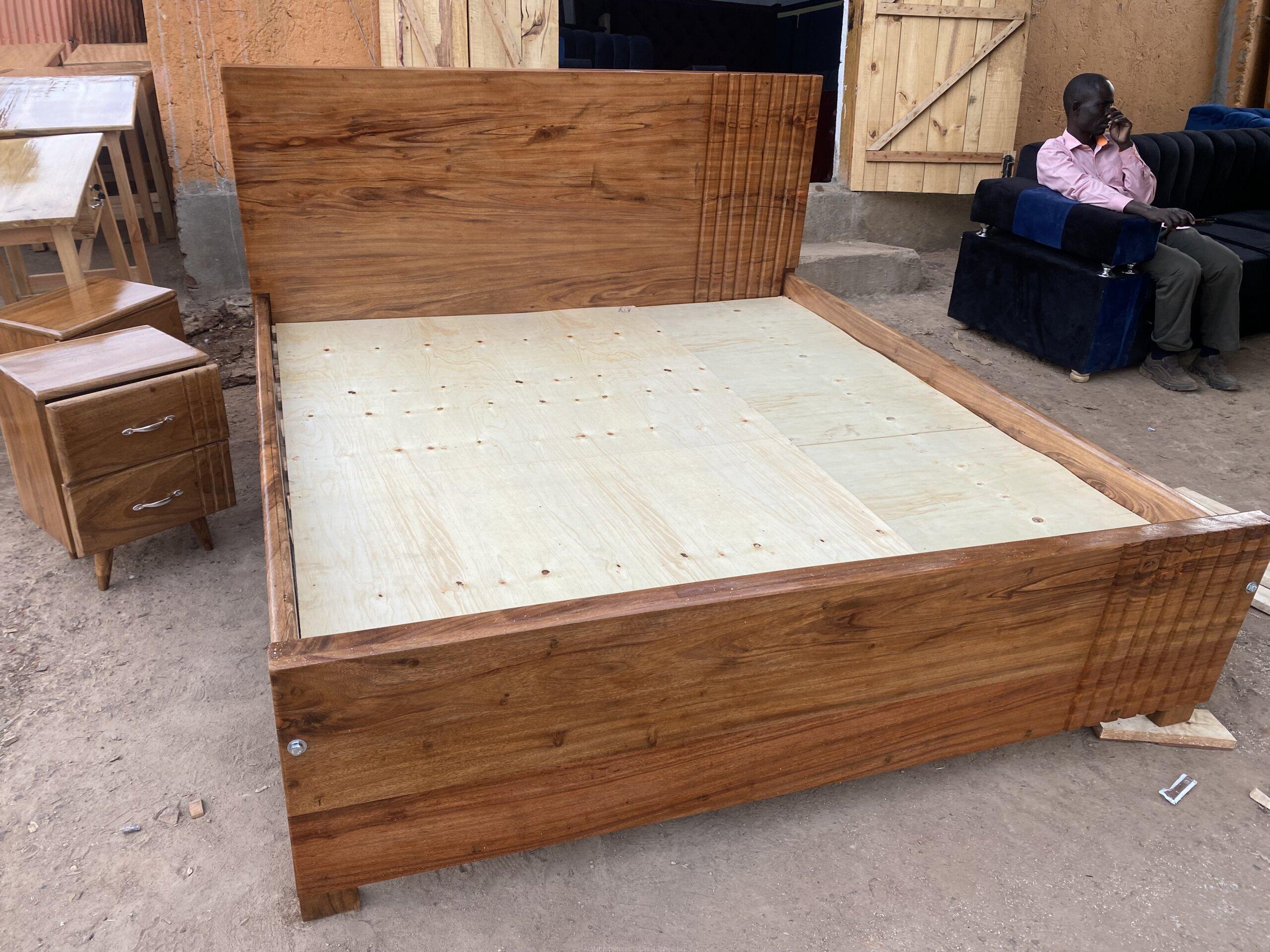 Platform solid bed in Mugavu/ king bed/ bed