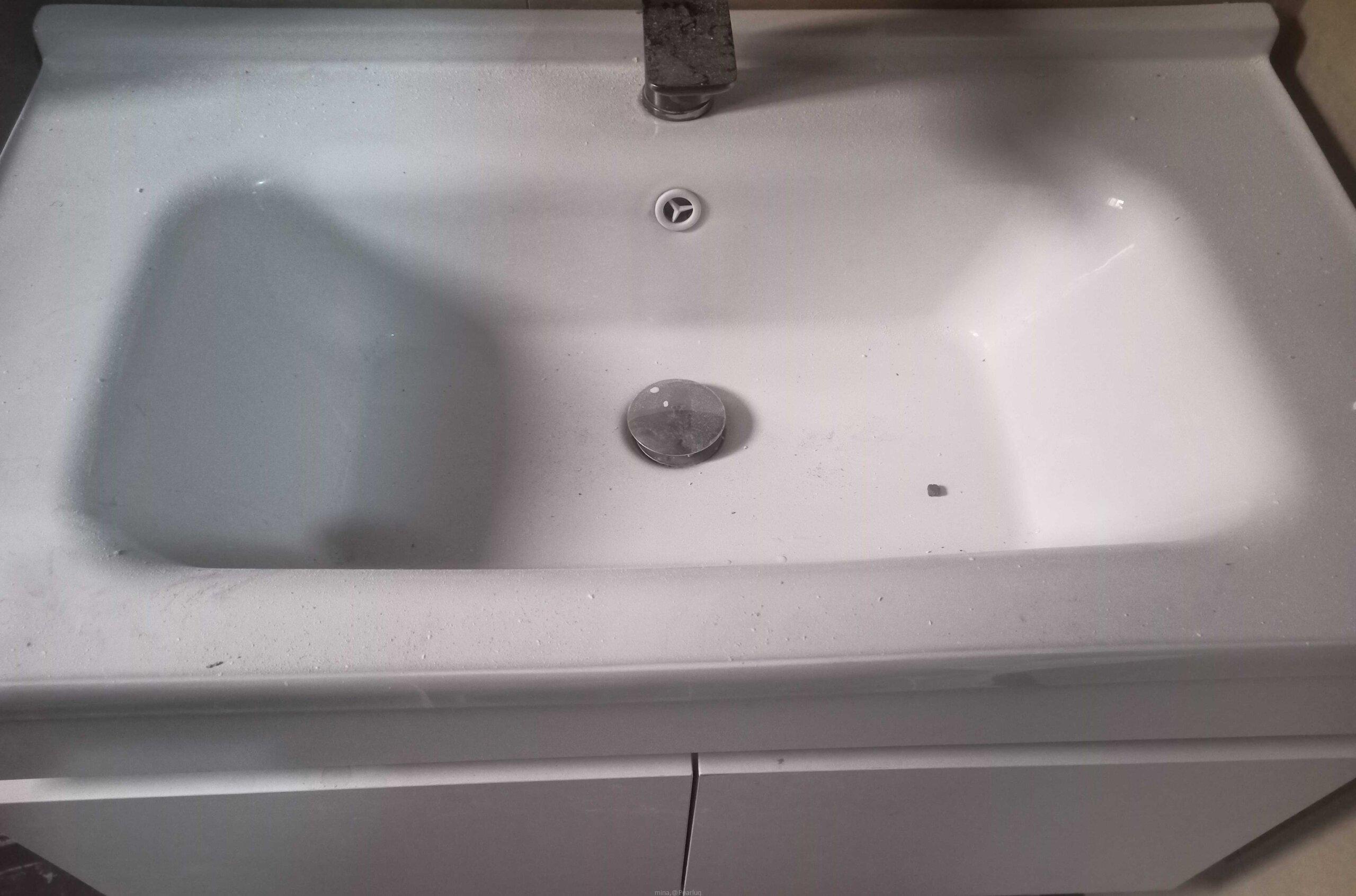 Wash hand basin