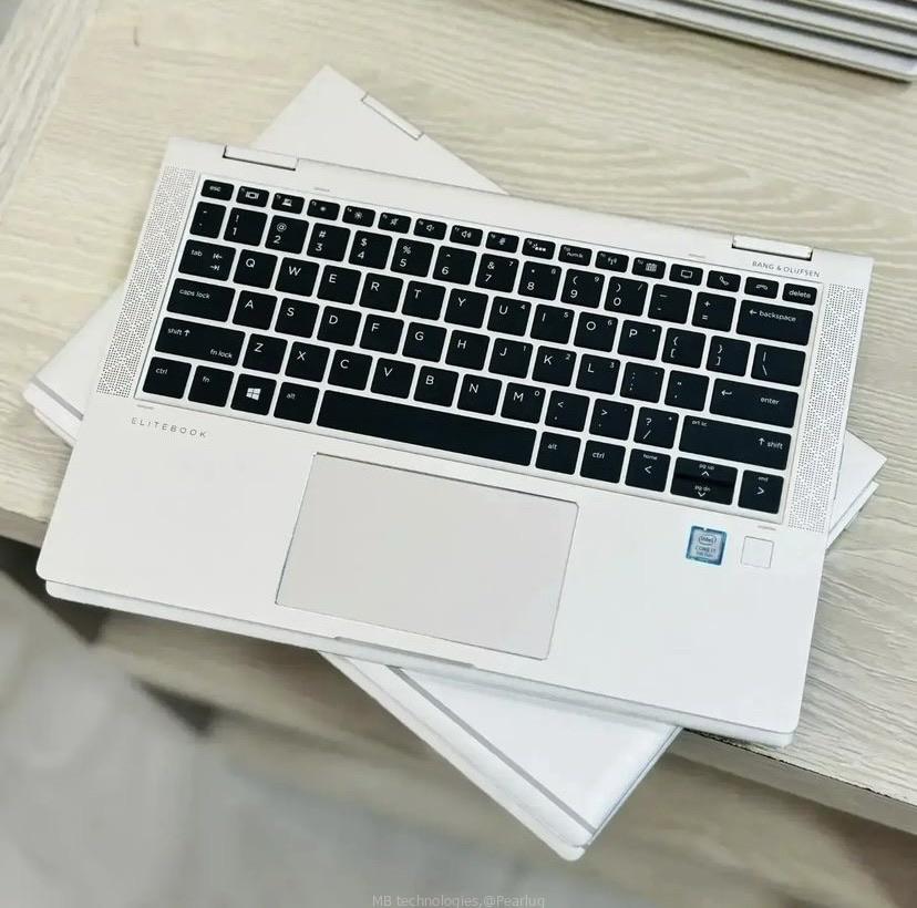 HP Elite book 1030 G4*