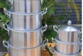 7 PCs serving dishes