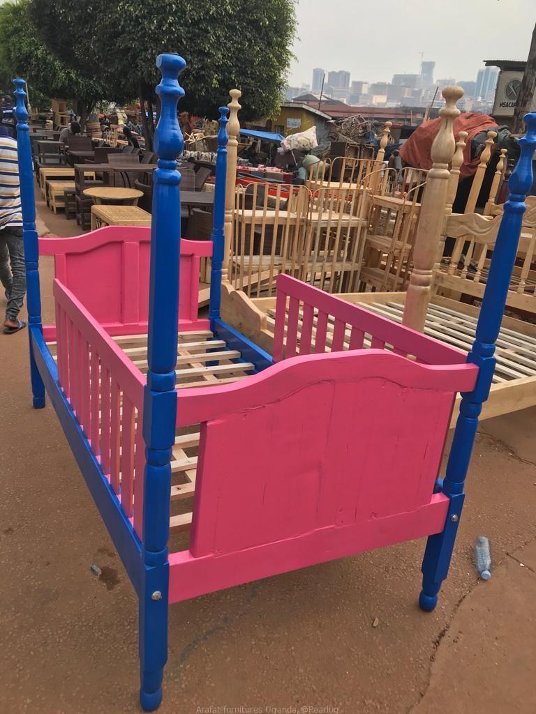 Baby cot bed