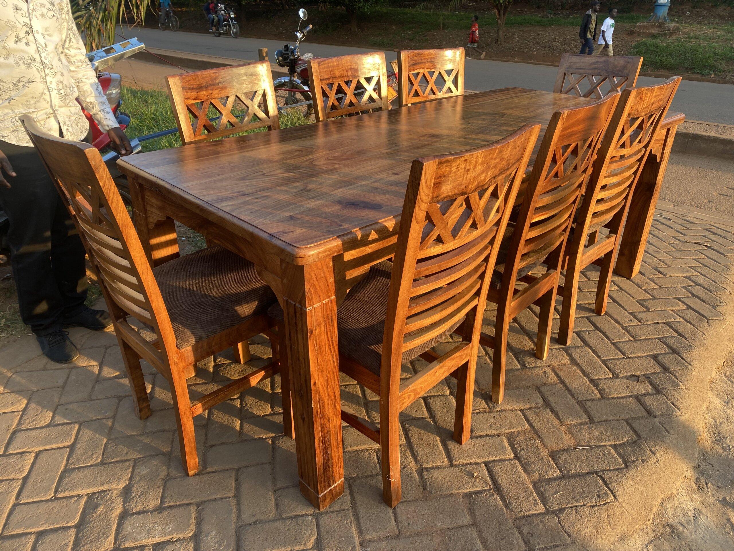 Mugavu 8 seater dinning set