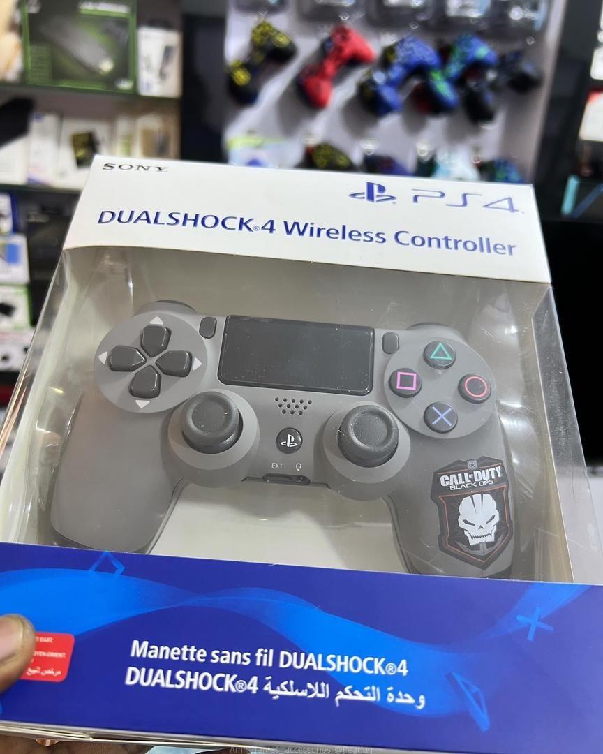 PS4 DUALSHOCK CONTROLLERS