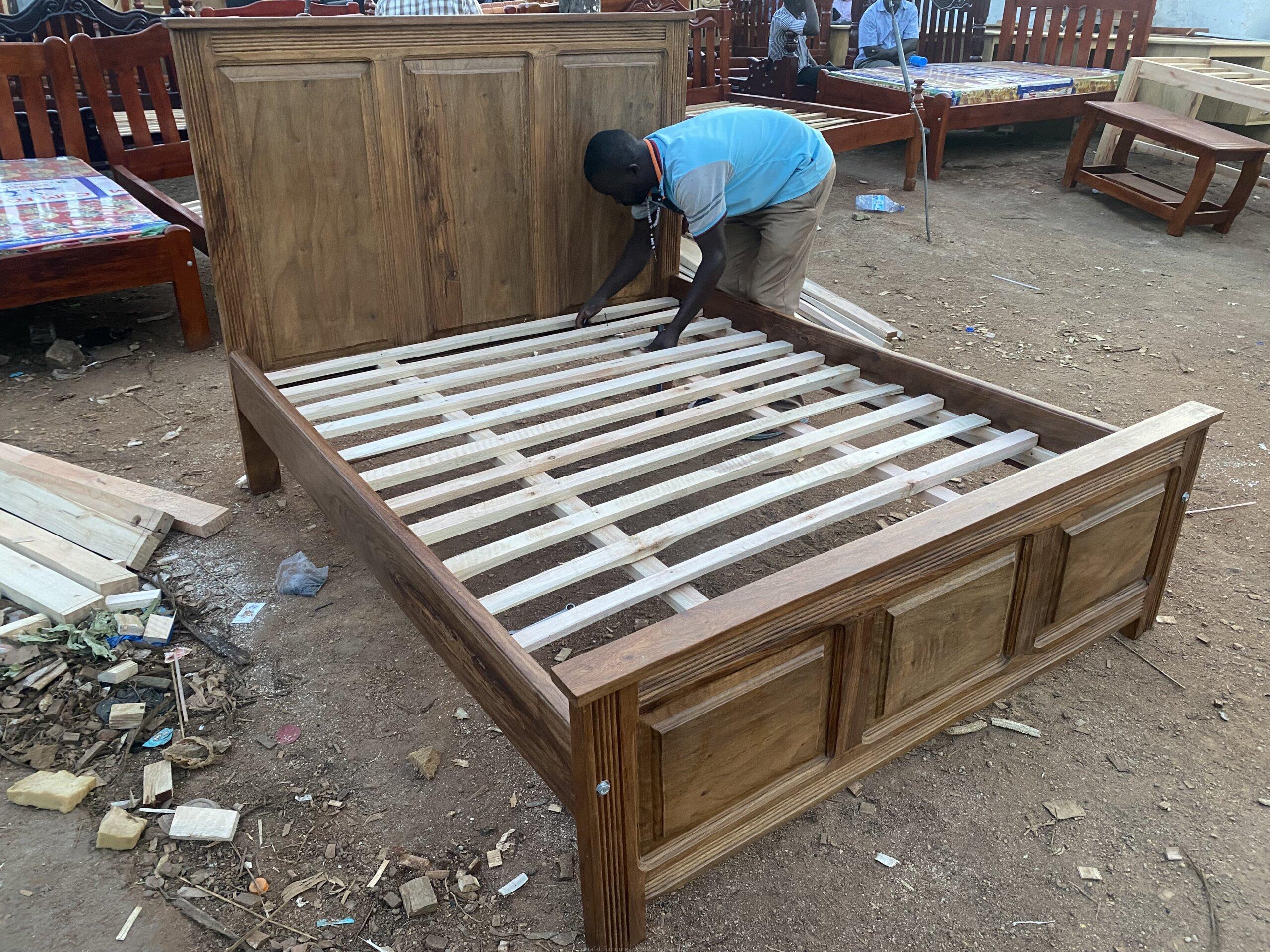 Mugavu queen bed