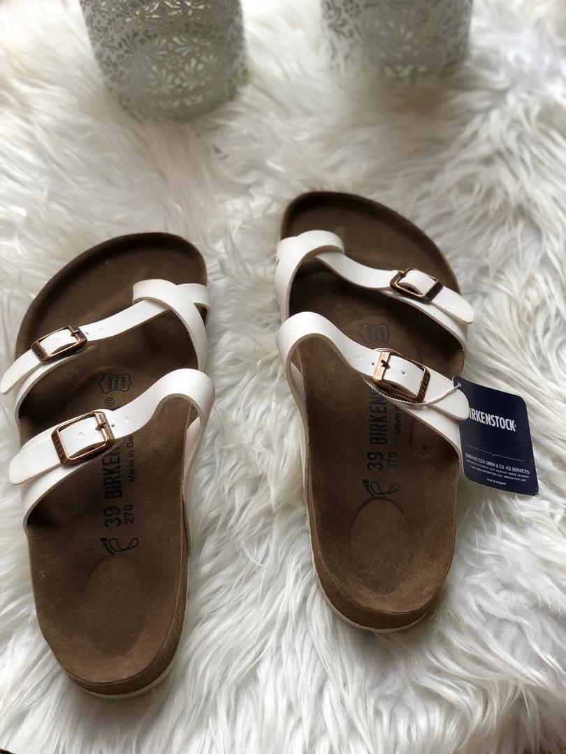 Sandles