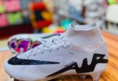 Soccer boots