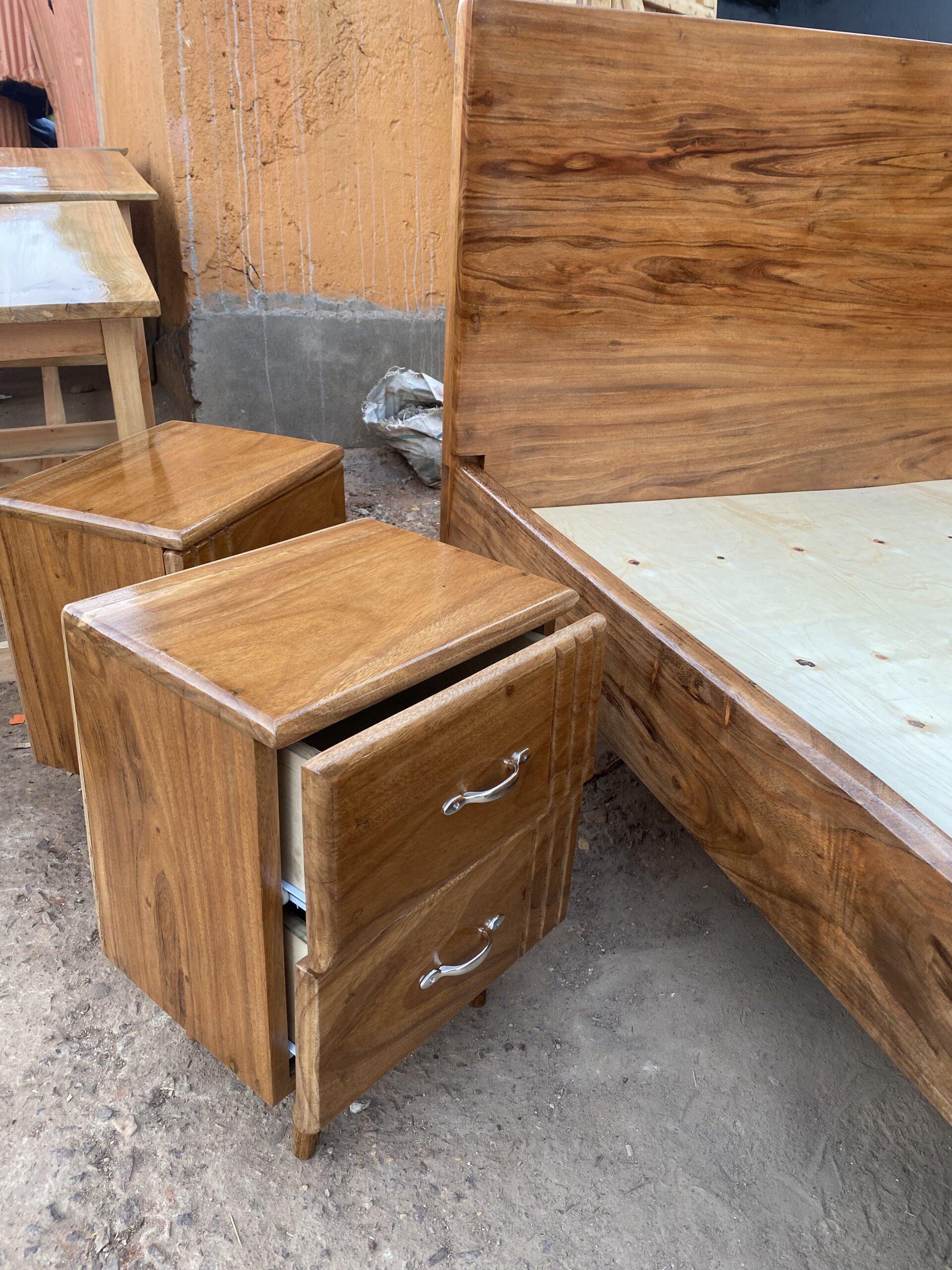Platform solid bed in Mugavu/ king bed/ bed