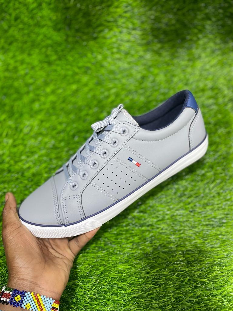 Shoes of all fashion designers