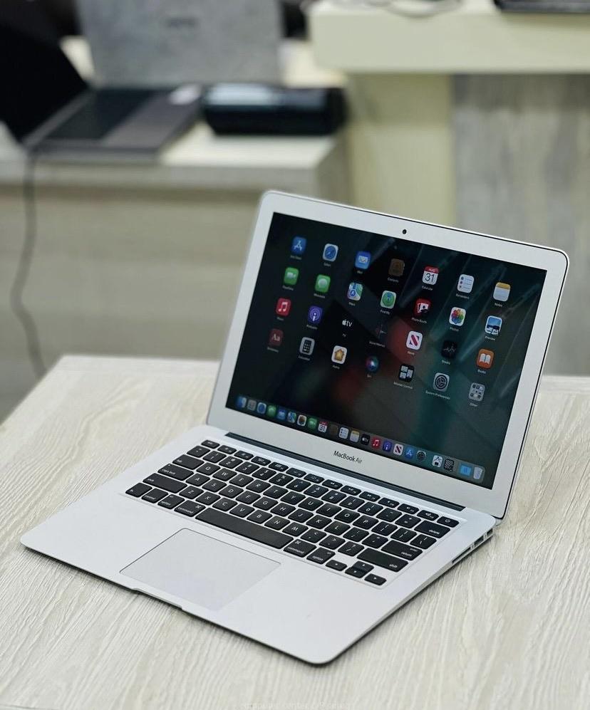Mac Book Air (13INCH 2017)