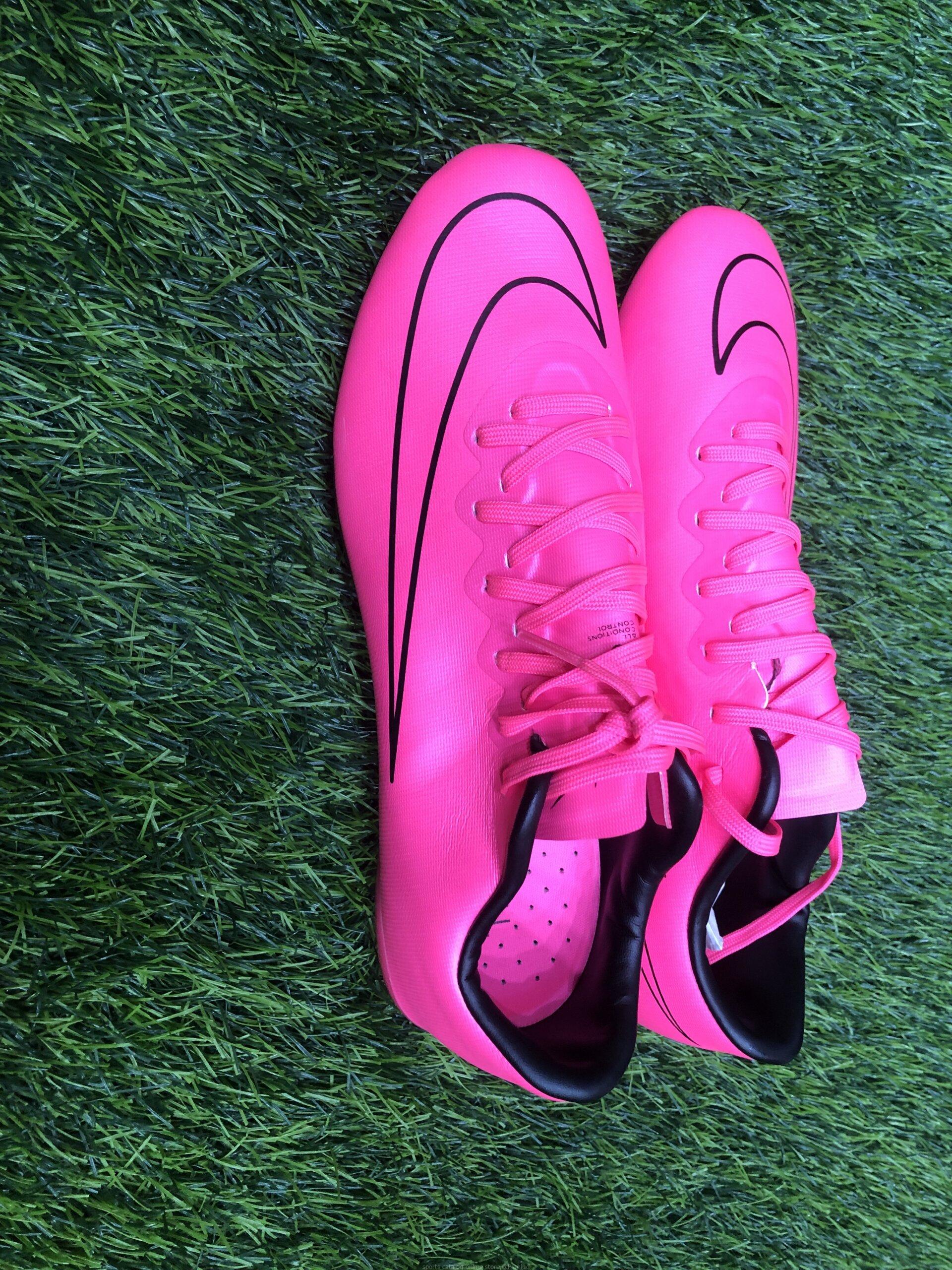 Soccer boots