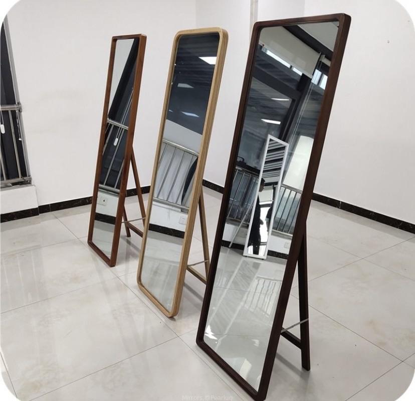 Stand mirrors