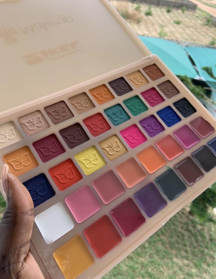 Eyeshadow and lip palette