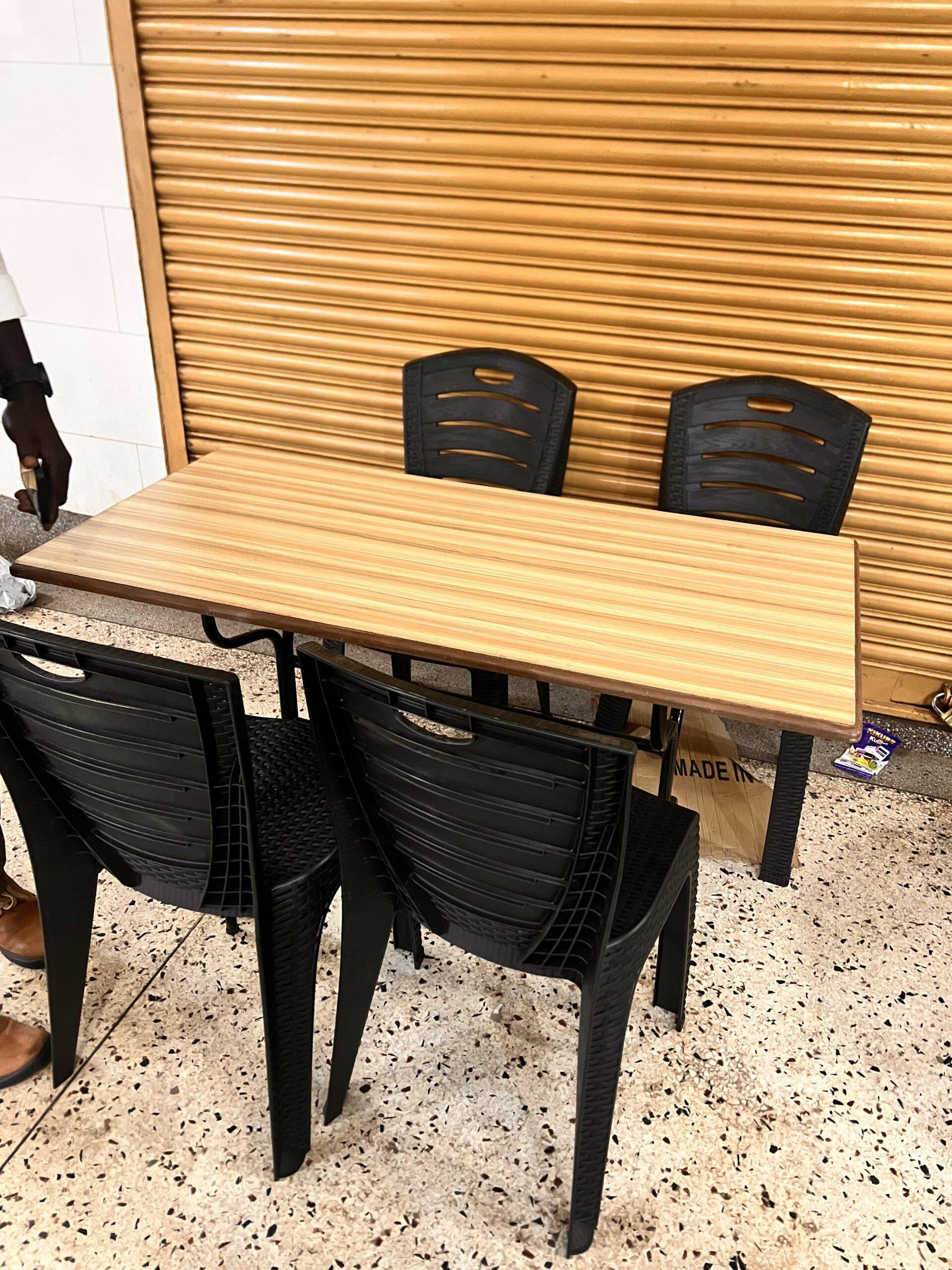 4seaters dining tables