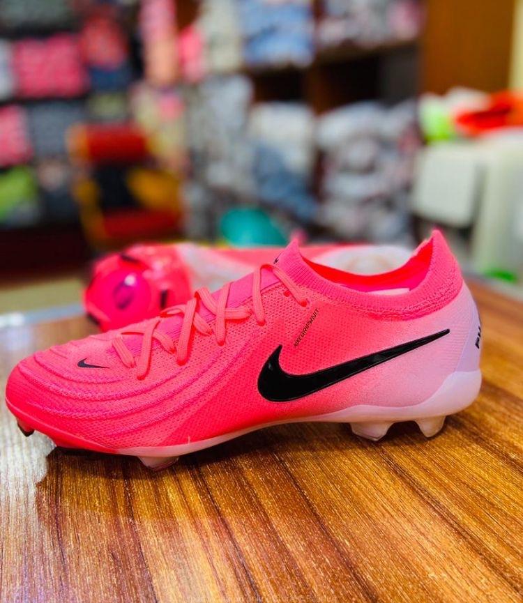 Soccer boots