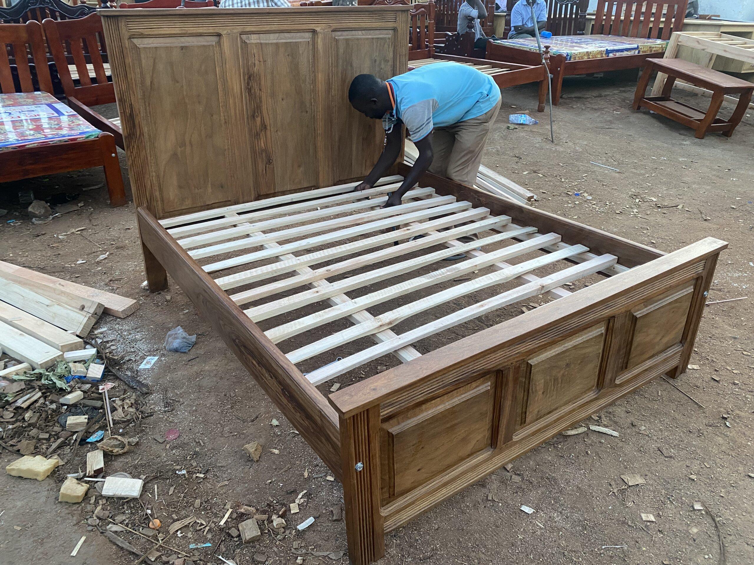 Mugavu queen bed
