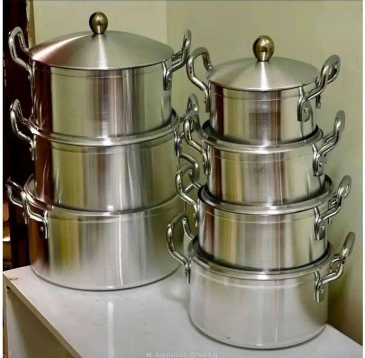 7 PCs serving dishes