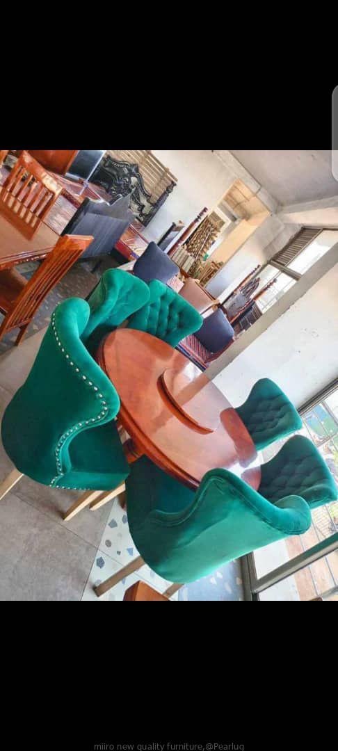 Table with 4 chair