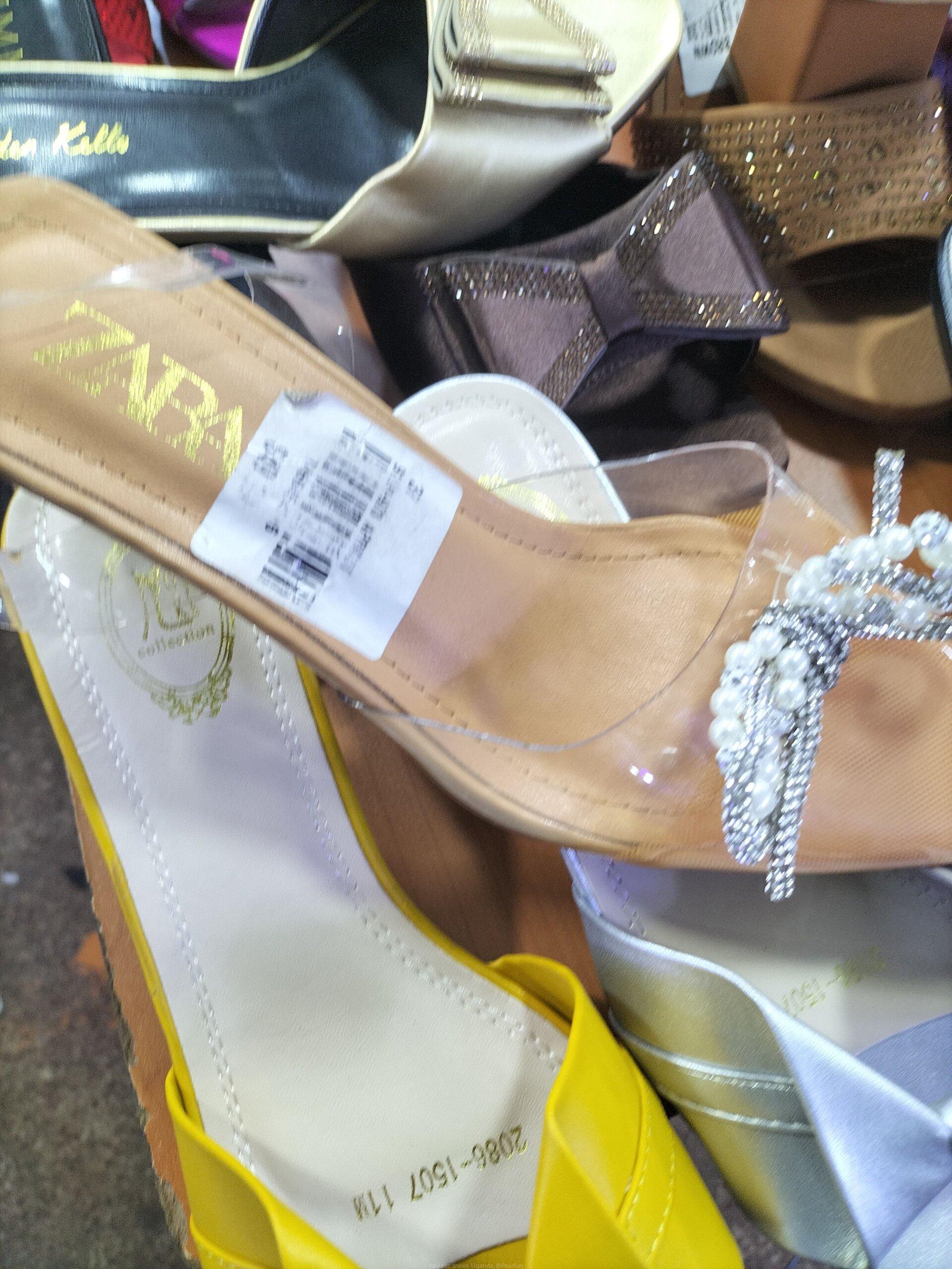 All types of ladies shoes