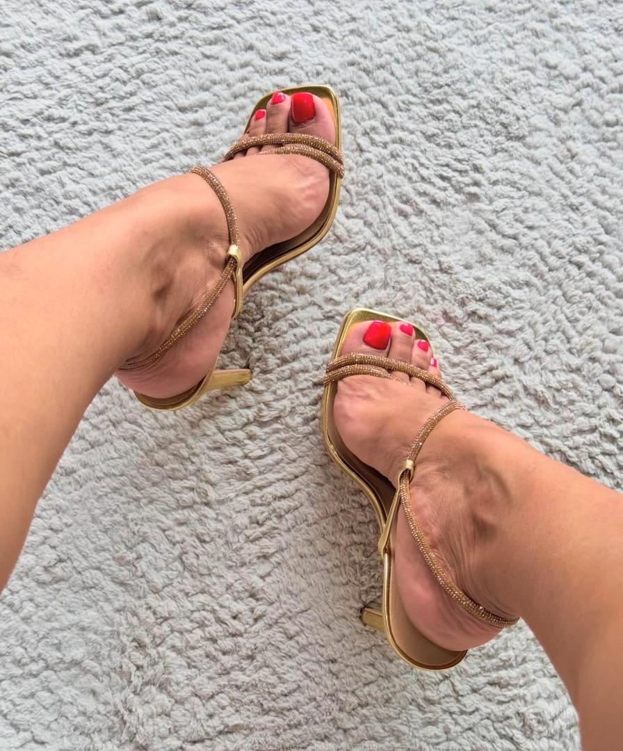 Ladies’ shoes
