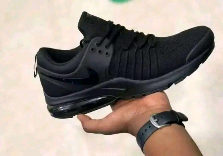 Shoe