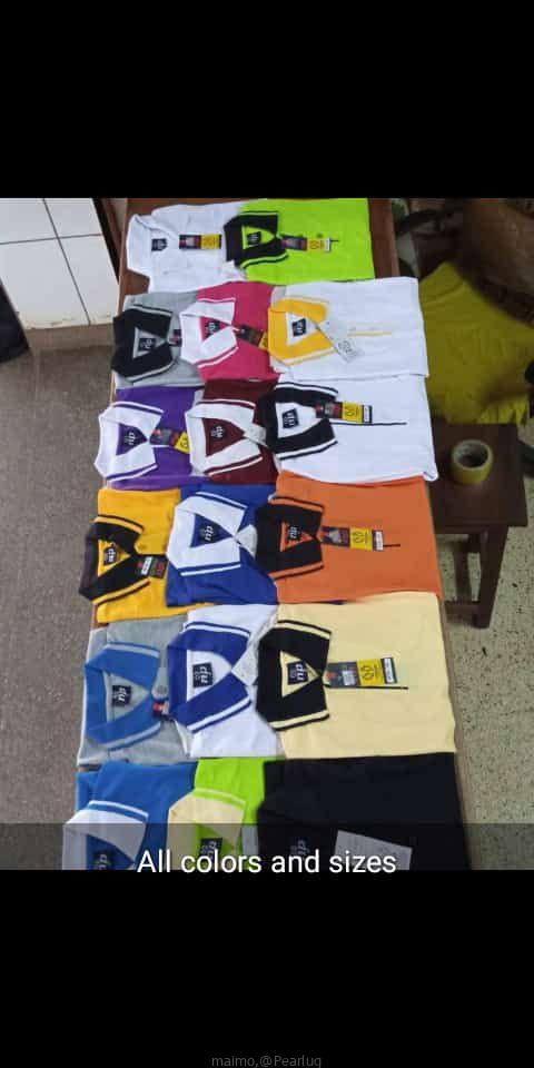 Collar and round neck t-shirt