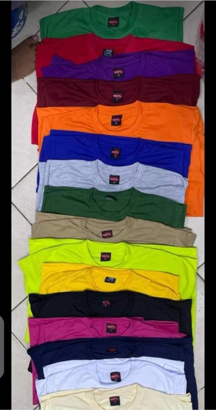 Collar and round neck t-shirt
