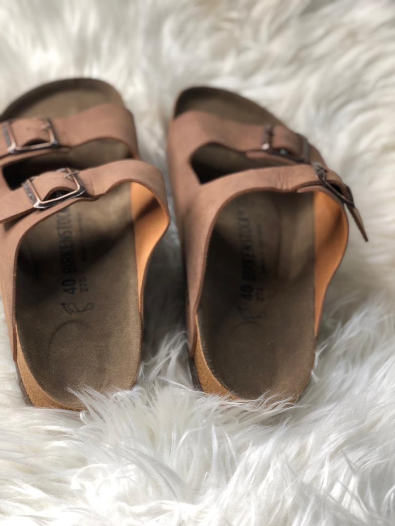 Sandles