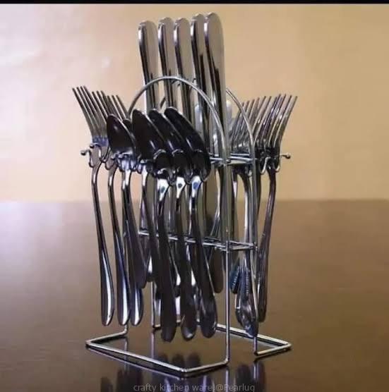 Set of table cutlery