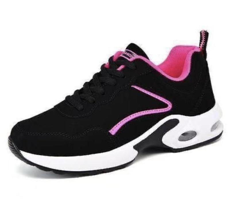 Runner sneakers