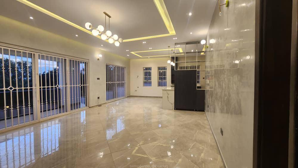 Posh house in namulanda up for sale