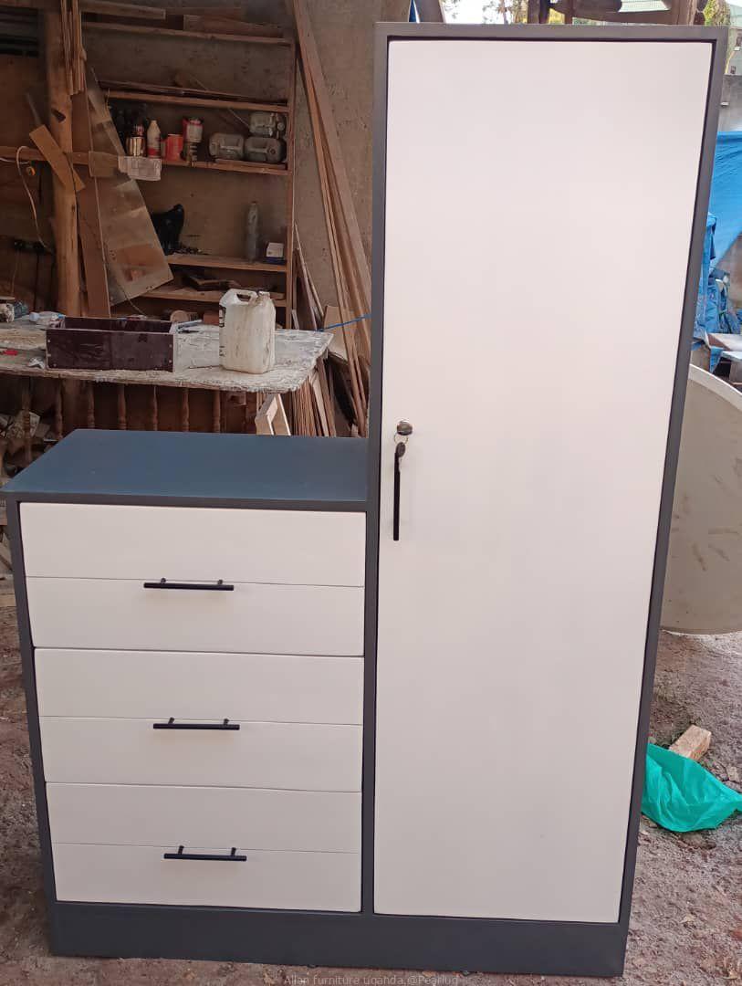 Side board