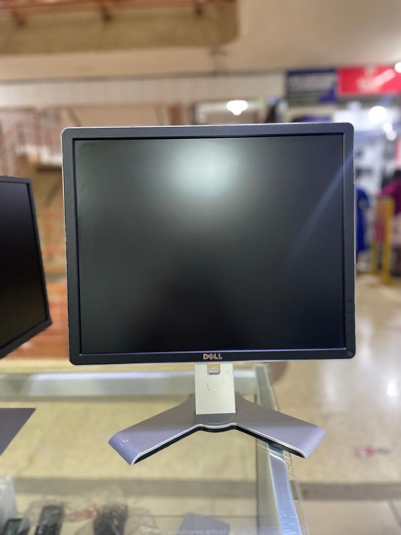 Dell monitor inch 19 square