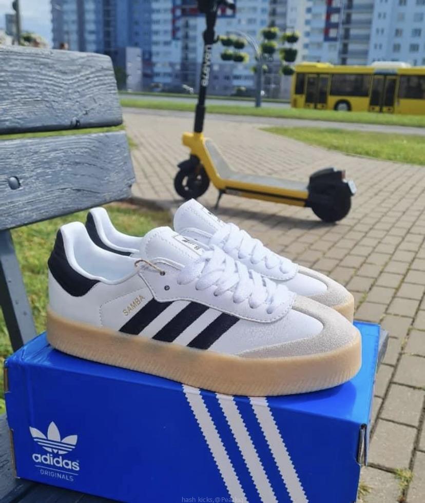 Casual shoes