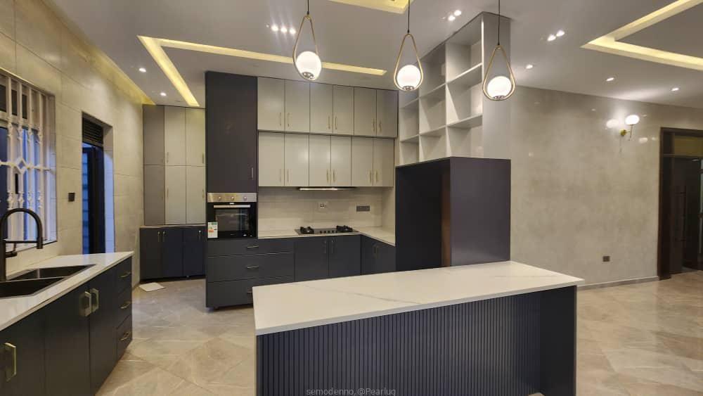 Posh house in namulanda up for sale