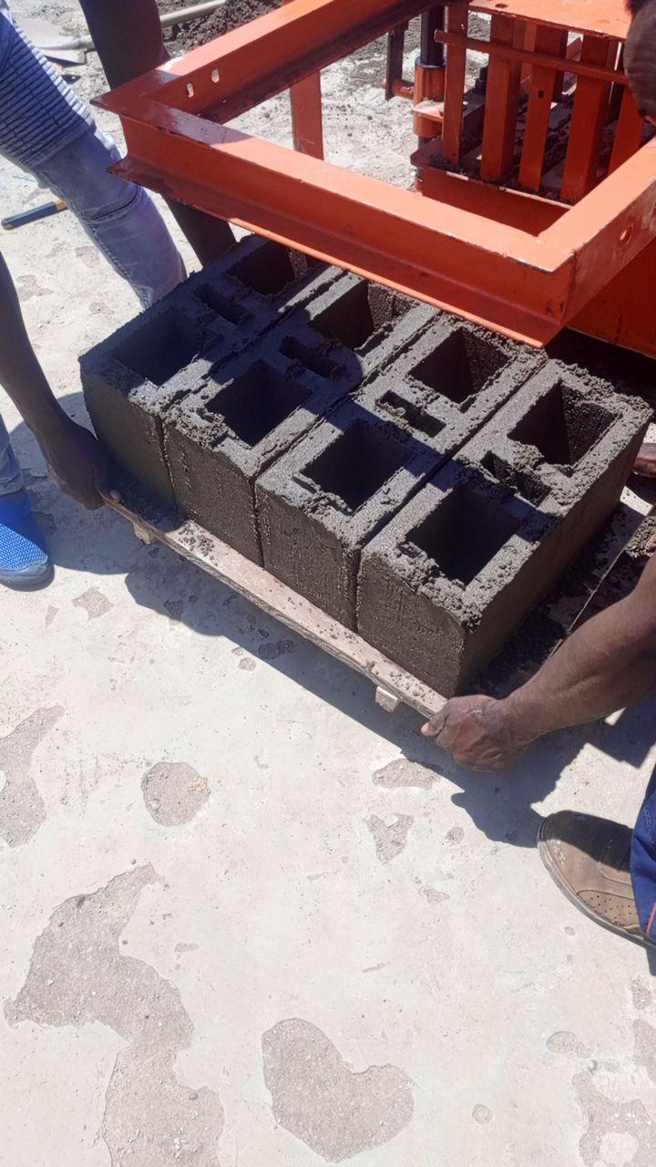 Egg Layer block making Mashine