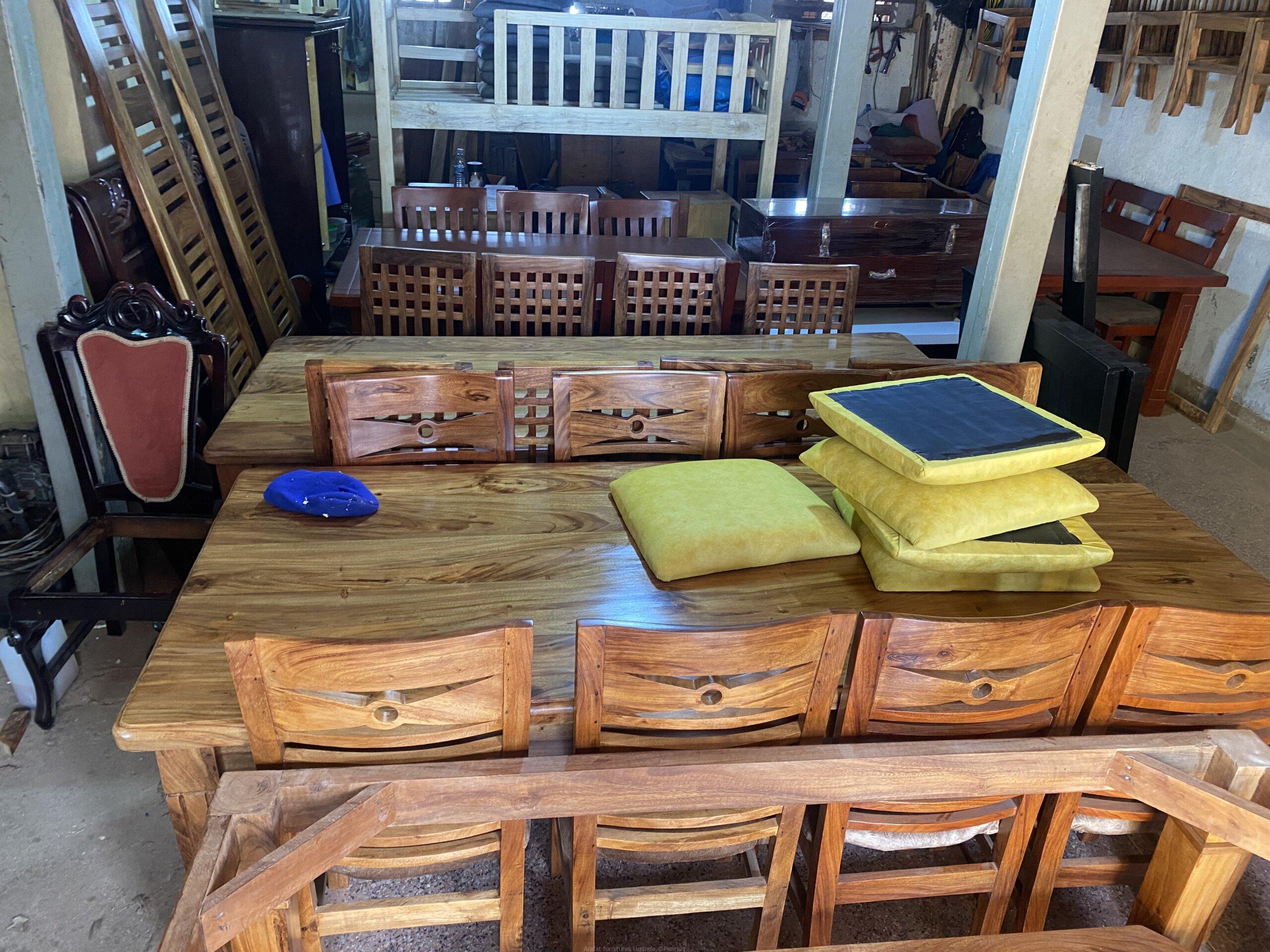8 seater solid Mugavu dinning set/ dining table