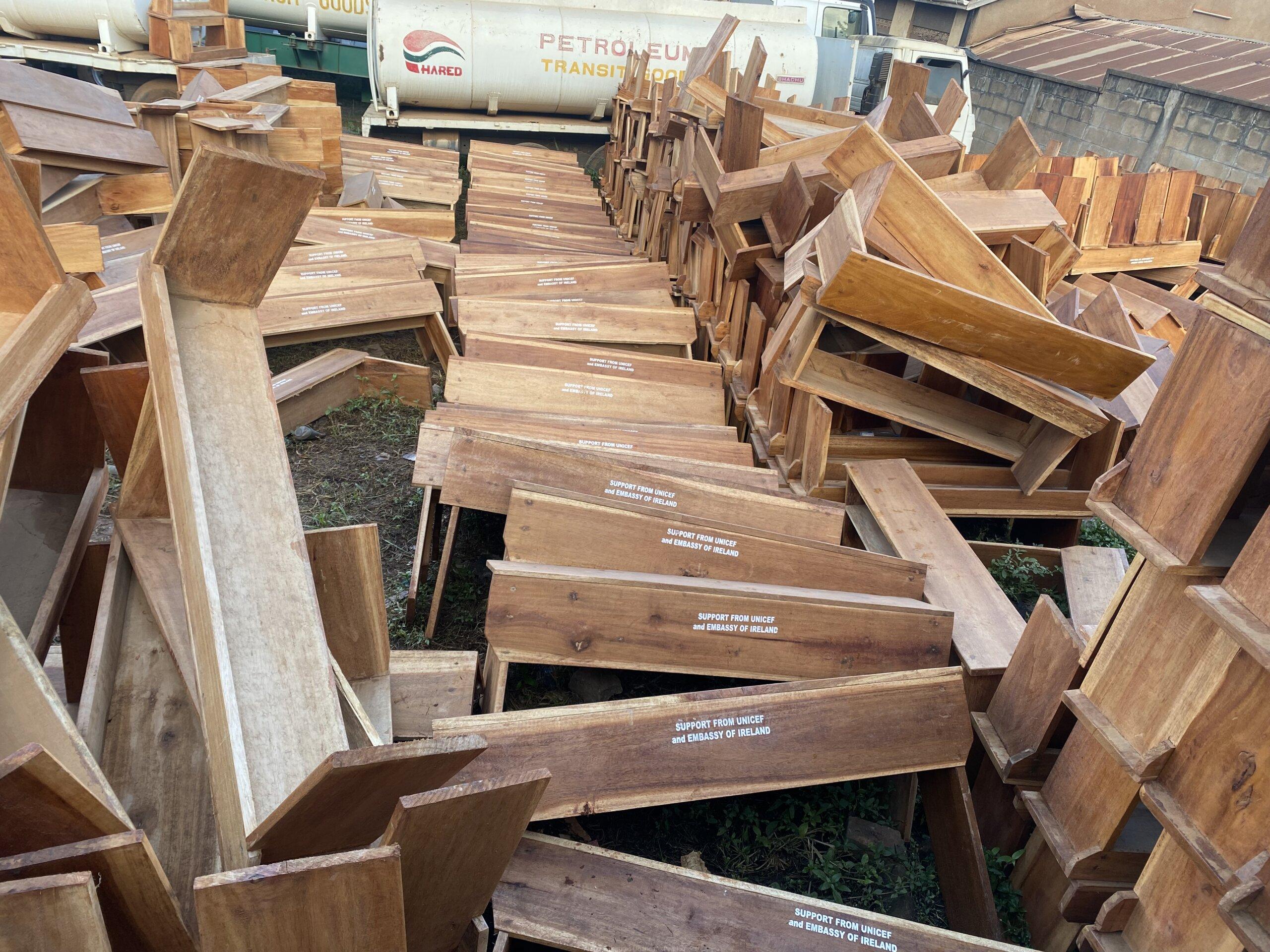 3 seater school desks/ desk