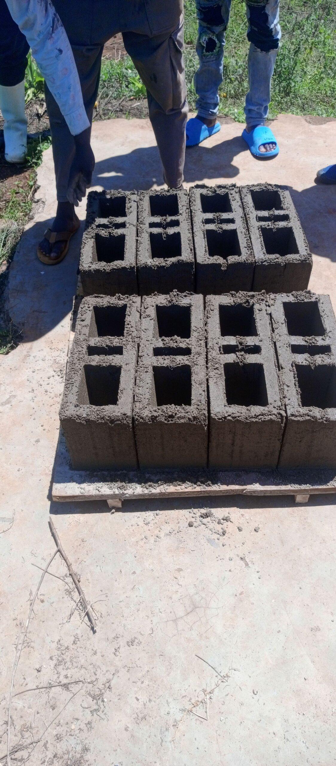 Egg Layer block making Mashine