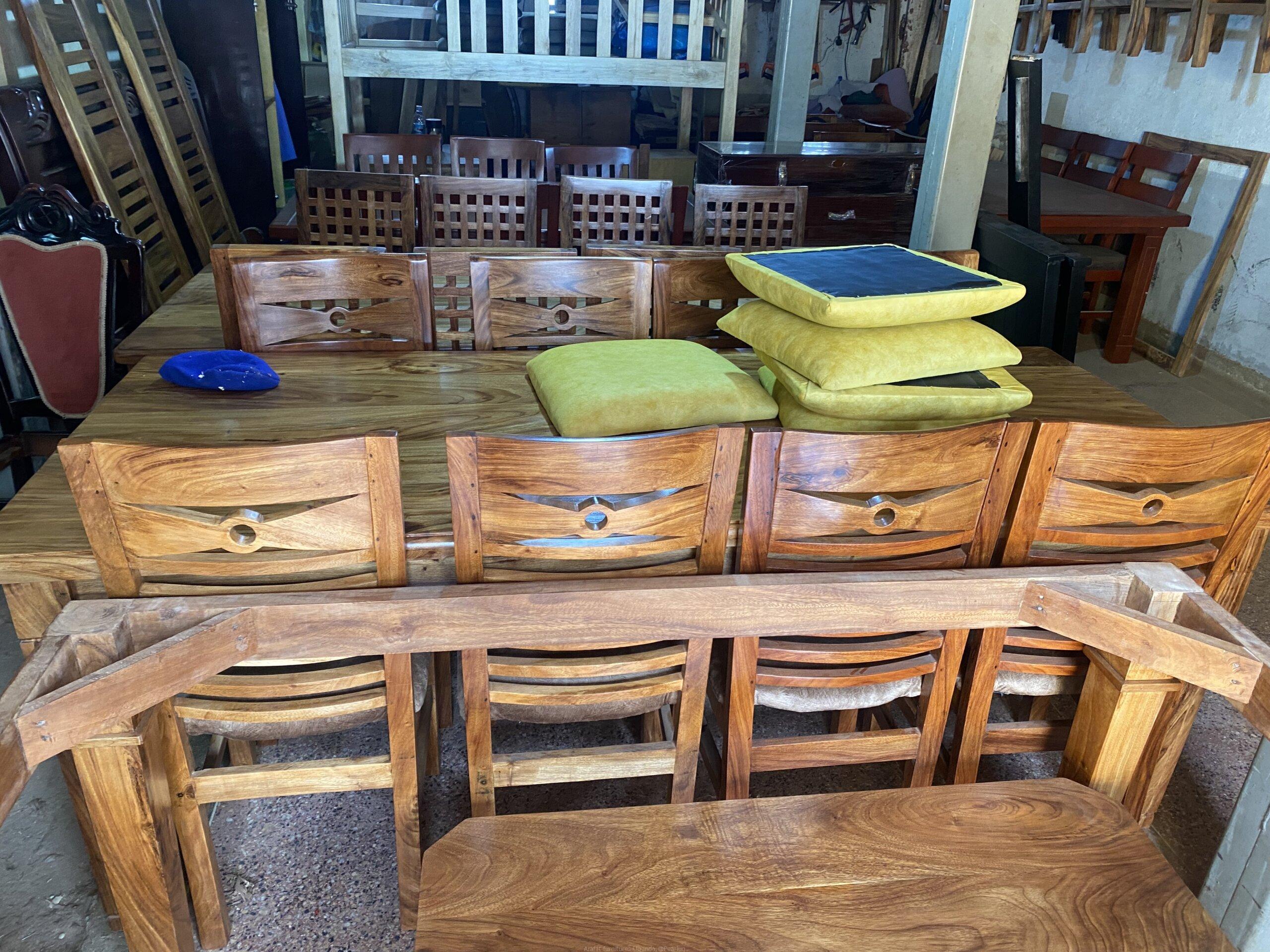 8 seater solid Mugavu dinning set/ dining table