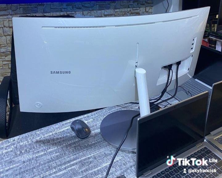 Samsung monitor inch 34 carved 4k full