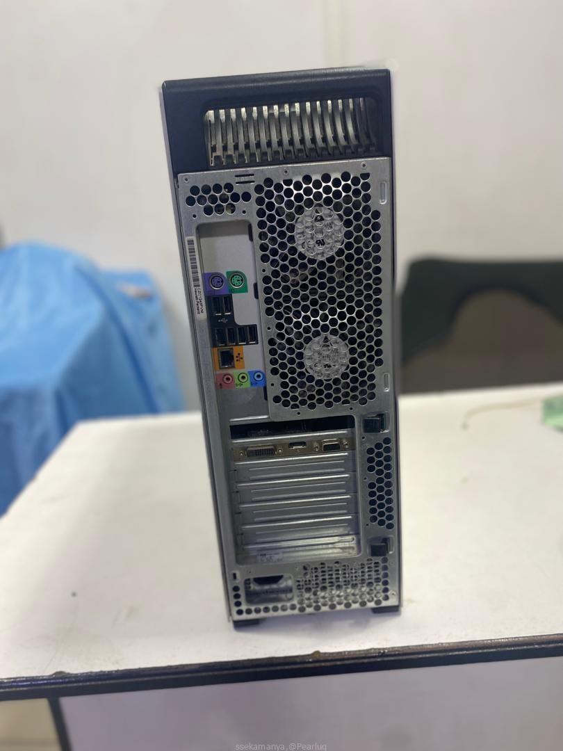 Hp tower Z600 xeon 16gb ram+500gb+128ssd)