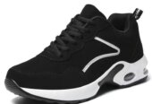 Runner sneakers