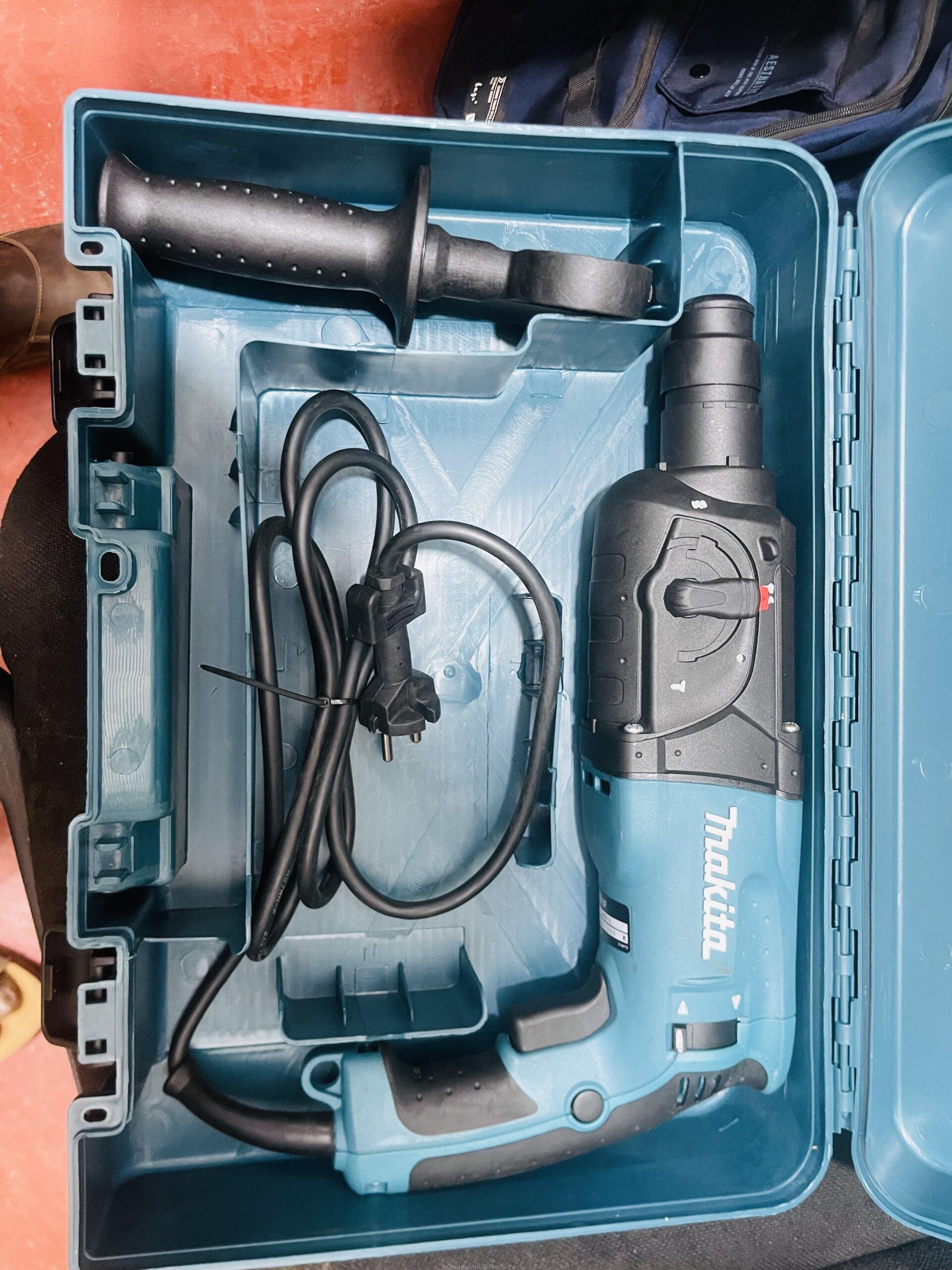 Rotary hammer drill
