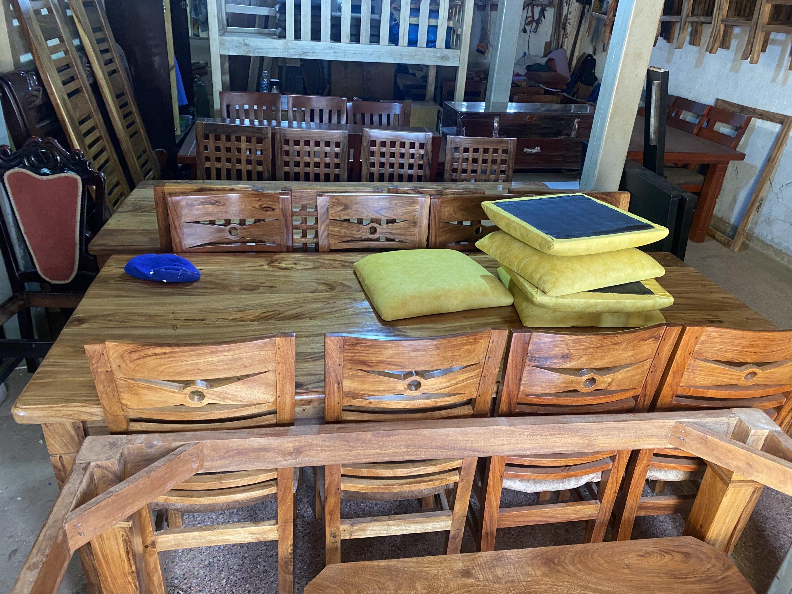 8 seater solid Mugavu dinning set/ dining table