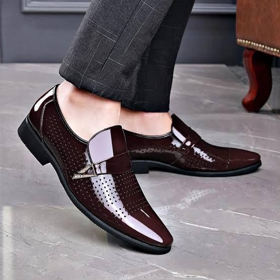 Brown leather shoes for Classic men