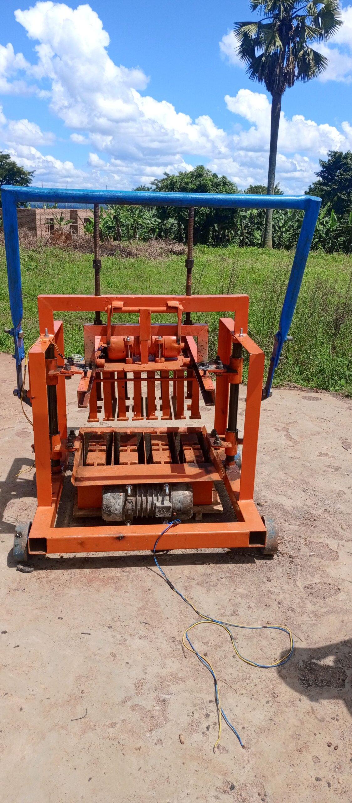 Egg Layer block making Mashine